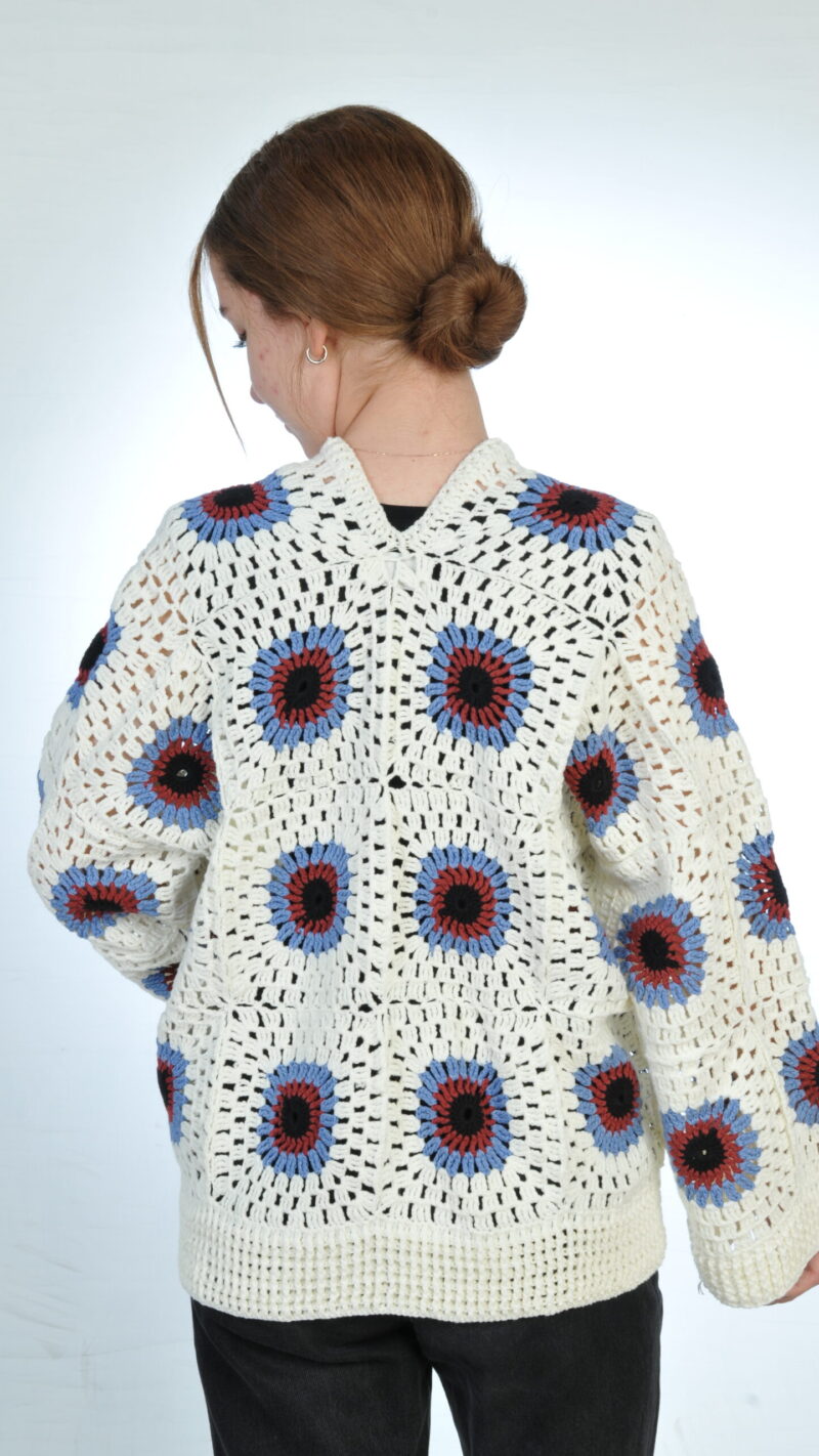 Moonflower crochet vest stijldetail - Loom & Loop