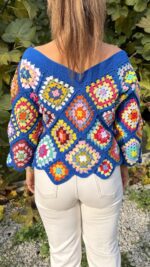 Azure crochet trui close-up - Loom & Loop